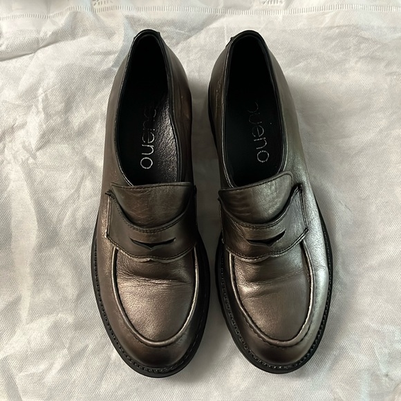 Bueno loafers size 37 - fits a US 7. - Picture 3 of 6